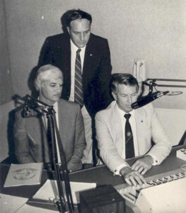 Queensland Education Minister Lin Powell (right), Bob Katter MLA and Colin Sutcliffe at the Charters Towers School of Distance Education, c. 1987 (Charters Towers Historical Photo Club)