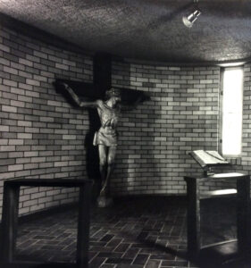 Figure 6: The meditation chapel and 'The Corpse', photographed by Richard Stringer, 1968 (Fryer Library, University of Queensland).