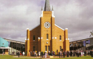 Figure 5: The SCQ Hatton Vale cathedral, 2004 (ACQA).