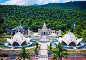 Figure 1: Jain Lotus temple, in the foothills of the Parasnath range, Jharkhand, India (Public Domain).